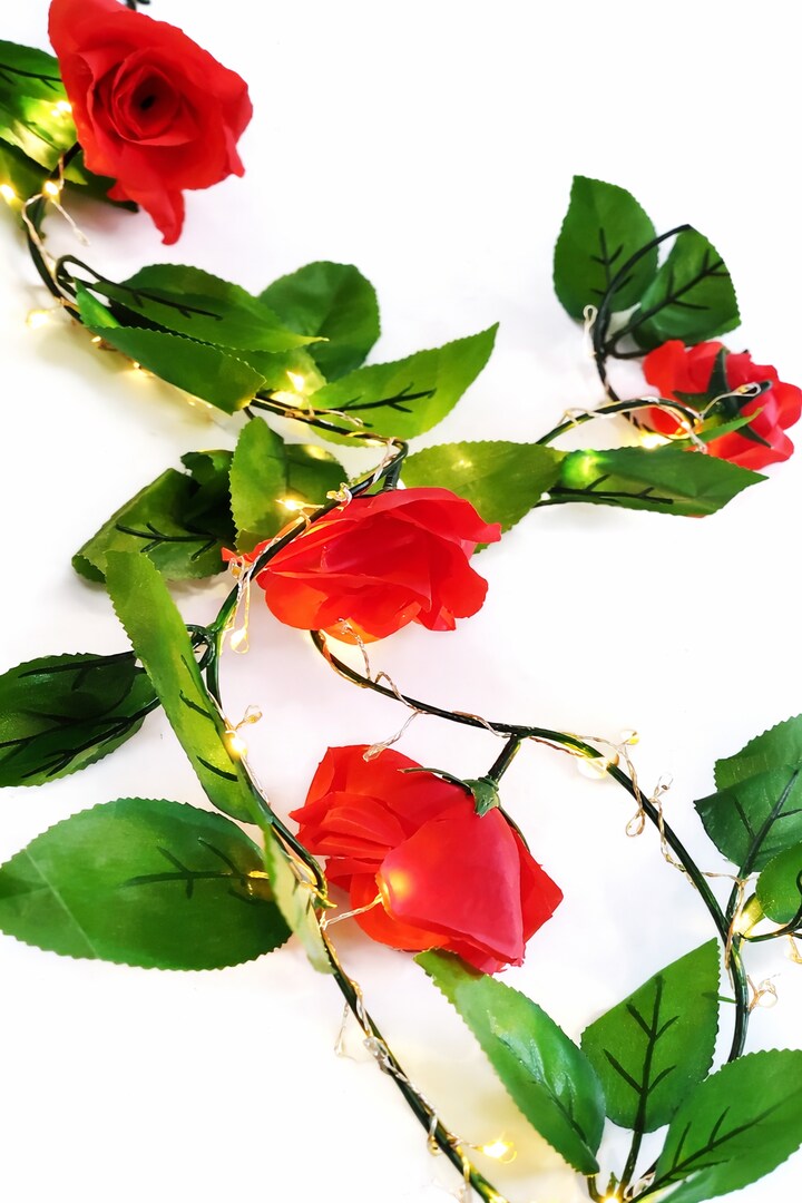 Red Rose Garland with Warm White Fairy Lights – Romantic Floral Red Rose Garland with Warm White Fairy Lights – Romantic Floral